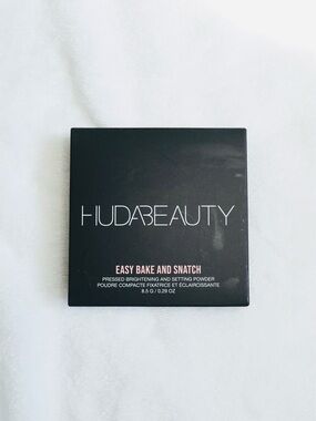 Huda Beauty Easy Bake n Snatch Pressed Brightening n Setting Powder - Cupcake